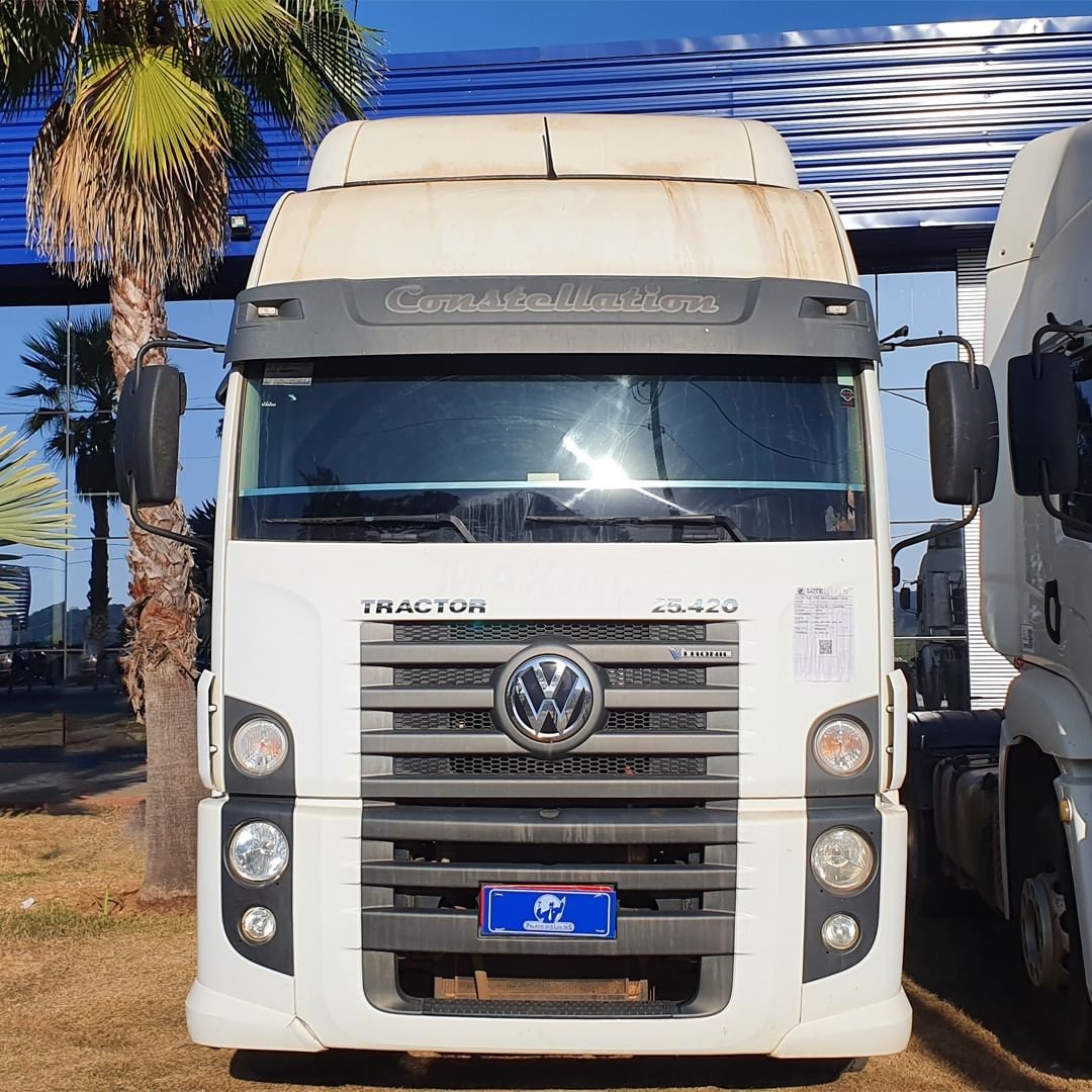LOTE 22 VW/25.420 CTC 6X2 