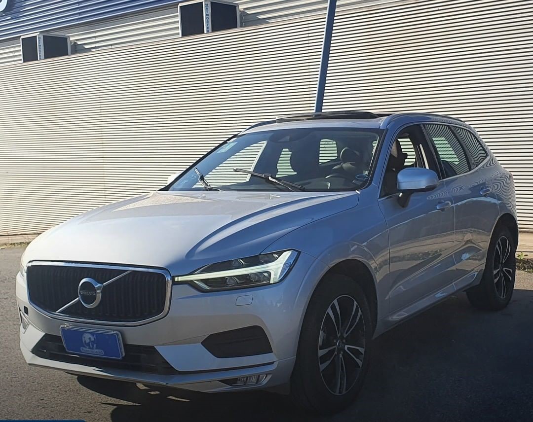 LOTE 38 VOLVO XC60 2.0 T5 MOMENTUM AWD